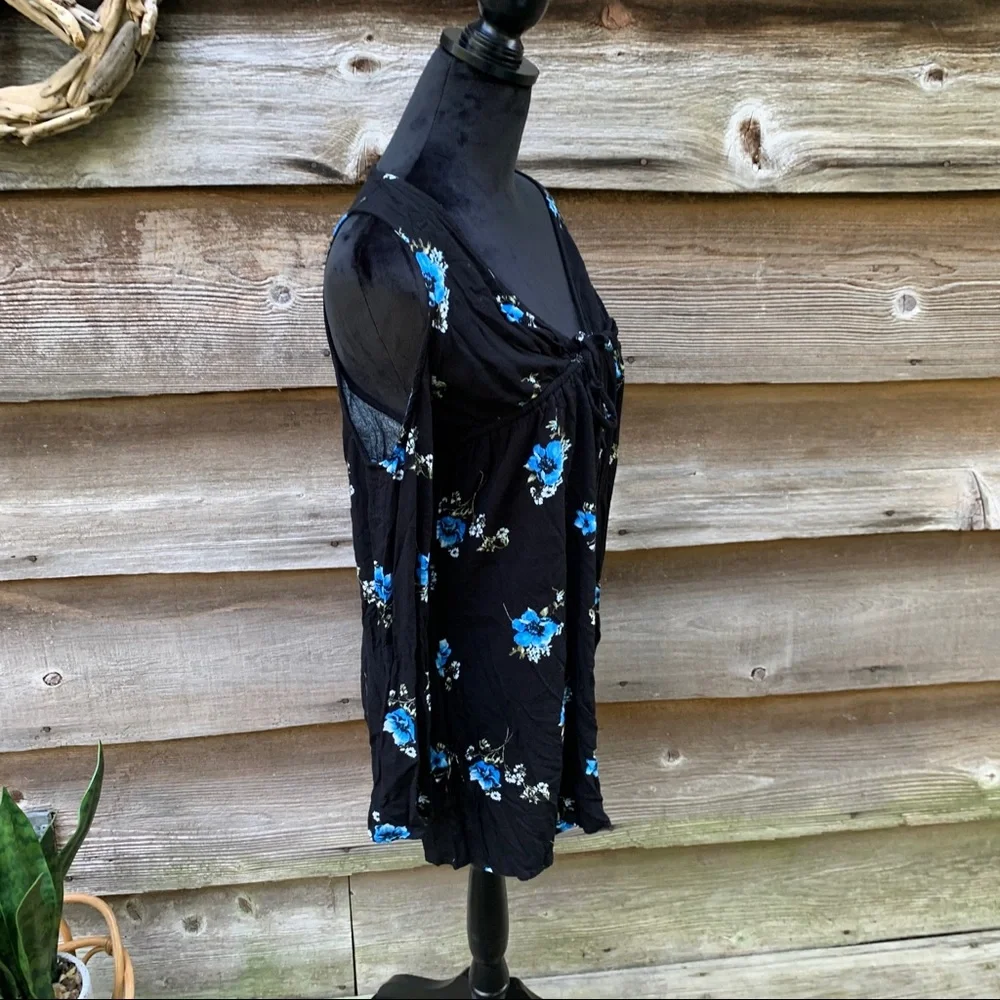 Kendall & Kylie Floral Cold Shoulder Dress Size Small Black Blue - Picture 5 of 9